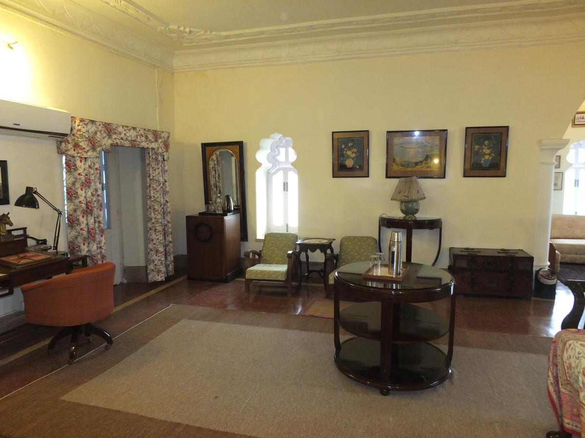 Udai Bilas Palace Dungarpur Bagian luar foto