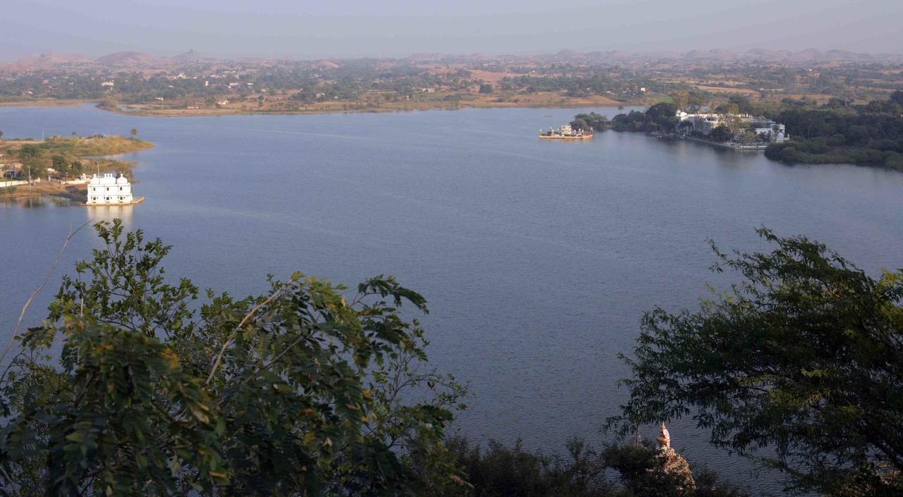 Udai Bilas Palace Dungarpur Bagian luar foto