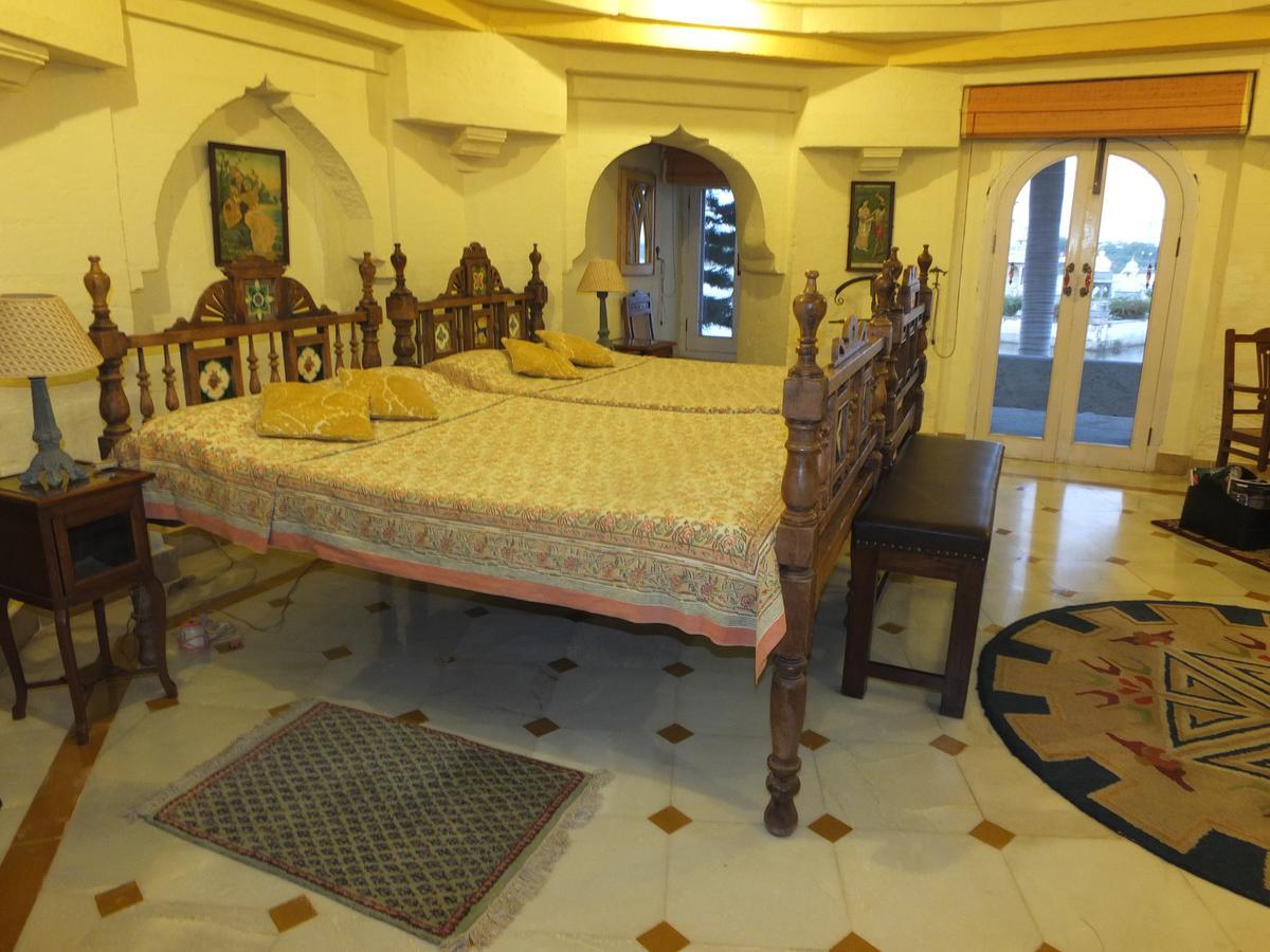 Udai Bilas Palace Dungarpur Bagian luar foto
